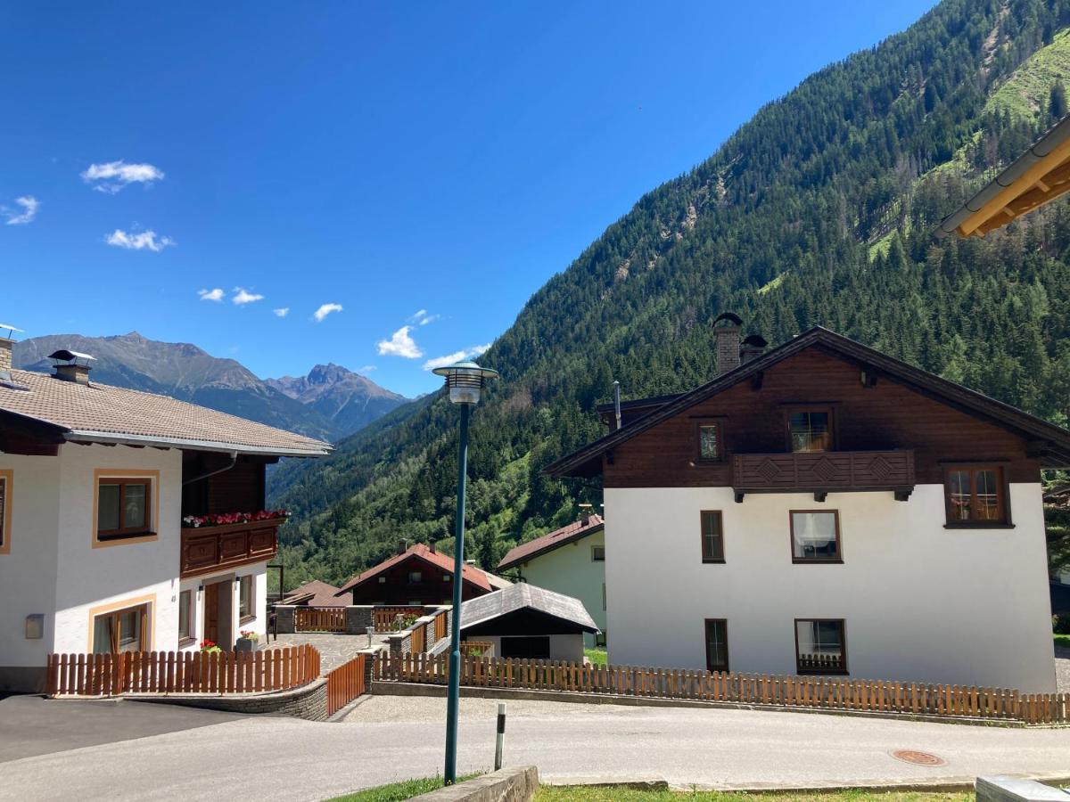 Haus Waldblick Appartement Hopfgarten in Defereggen Buitenkant foto